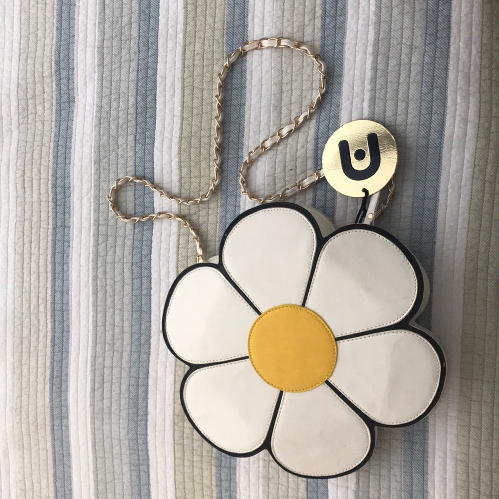 Daisy purse